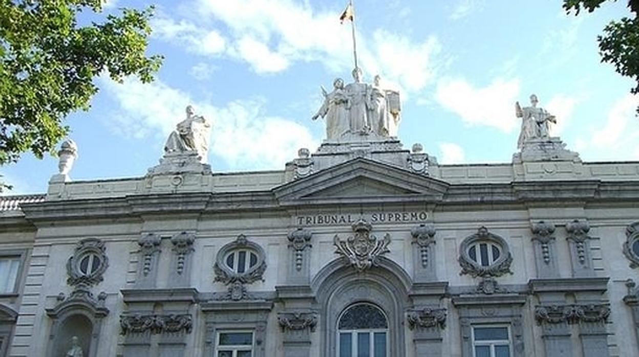 Imagen de la fachada principal del Tribunal Supremo.