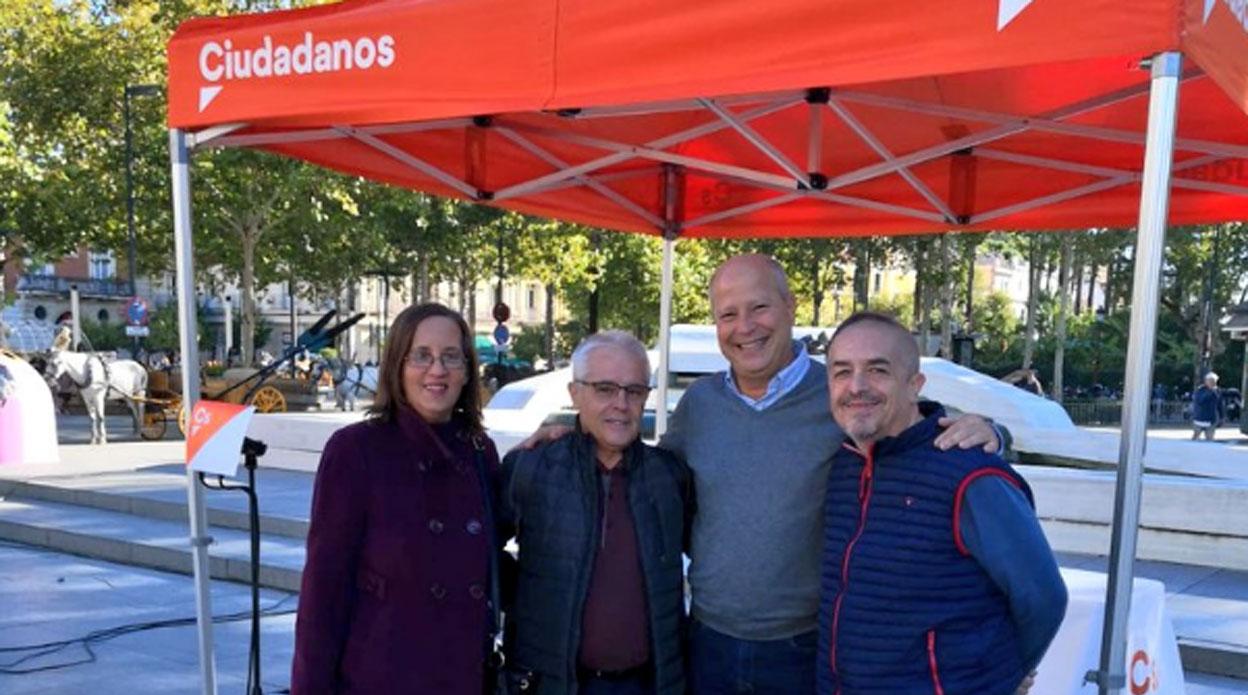 Javier Imbroda, junto a miembros de Ciudadanos, en un acto celebrado este viernes en Sevilla