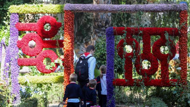 El Festival Flora 2018 de Córdoba da el primer premio al belga Mark Colle por su obra «Los niños del parque»