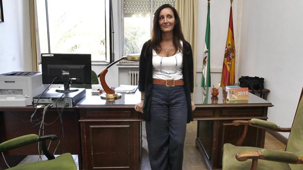 María Núñez Bolaños, la juez que desactiva los casos de corrupción que preocupan a la Junta de Andalucía