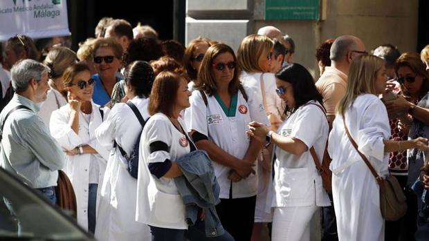 Los médicos de Huelva se plantan por las condiciones de trabajo y el trato que reciben del SAS