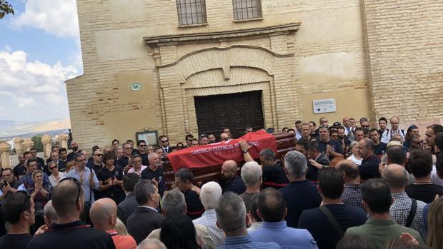 Respeto y emoción en el entierro del bombero fallecido en las riadas de Málaga