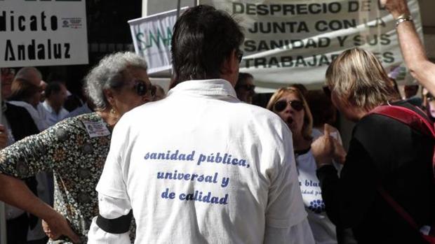 La rebelión de las batas blancas se extiende por otras provincias en plena precampaña electoral