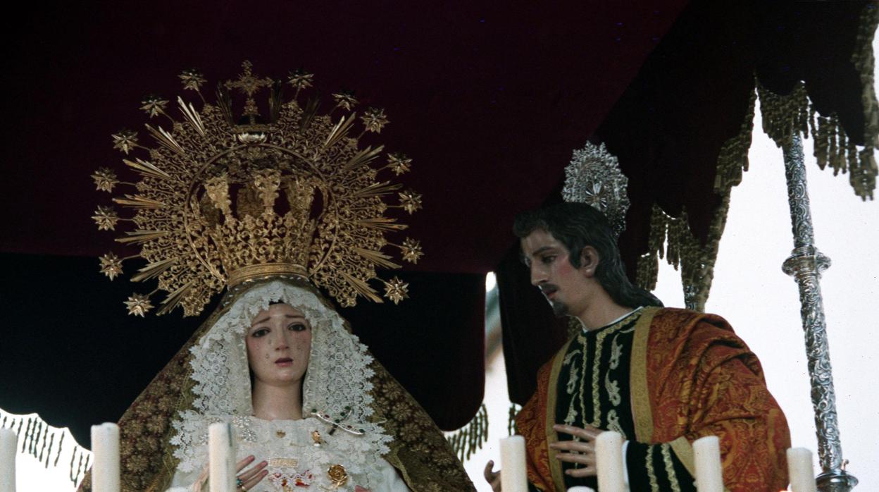 María Santísimo del Amor, en procesión