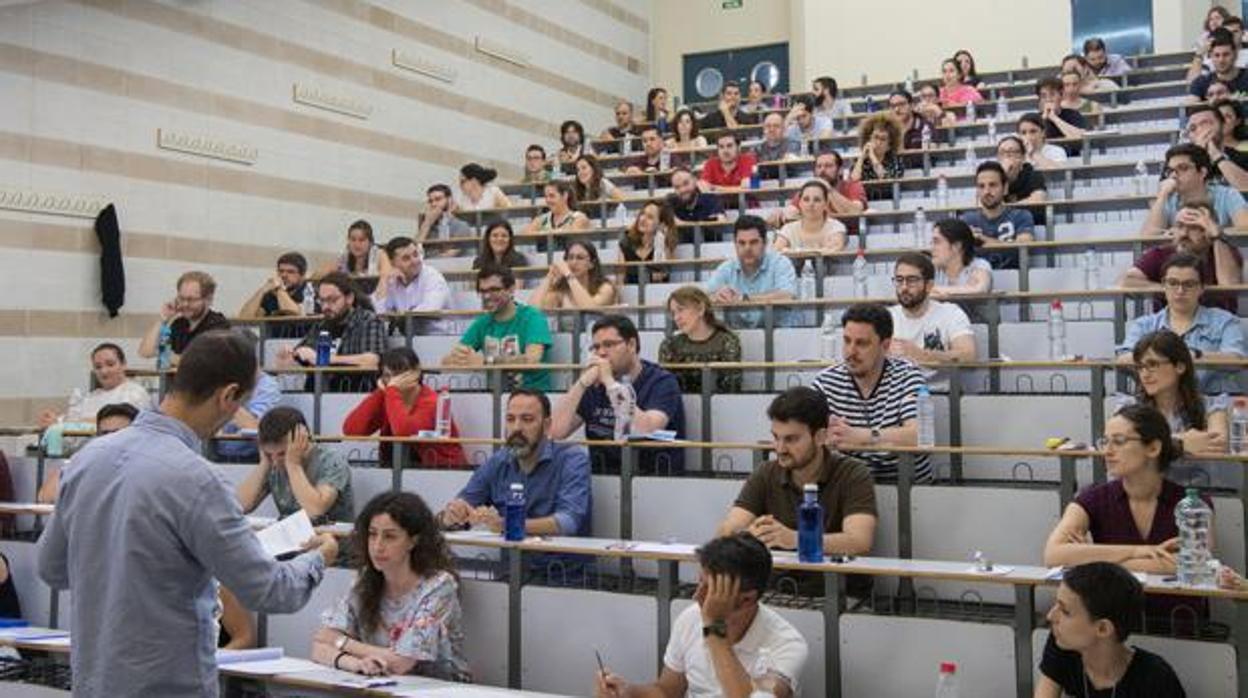 Opositores durante un examen en Andalucía.