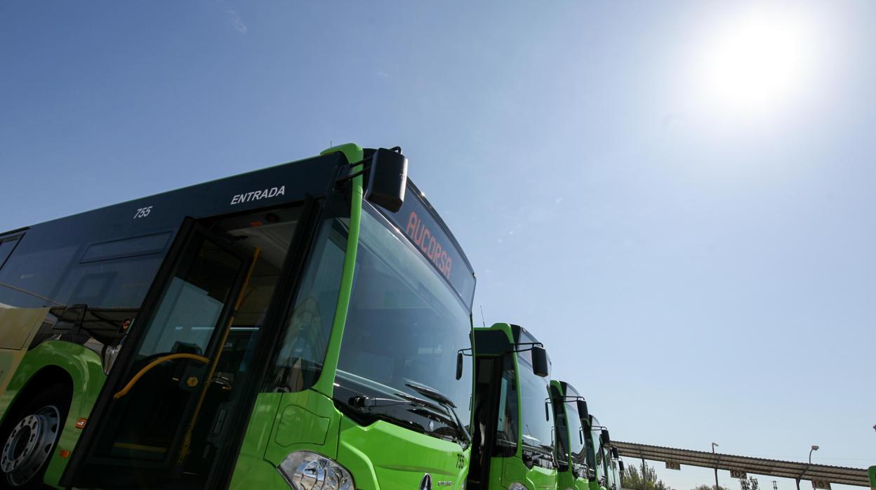 Los siete nuevos autobuses llegados en mayo de 2017 a las dependencias de Aucorsa