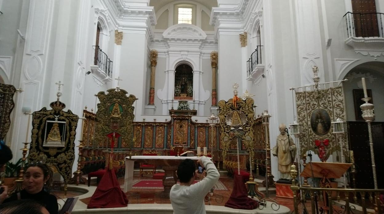 Los simpecados de Toledo, Madrid, Huelva, Emigrantes y Córdoba, preparados para iniciar el rosario en Huelva E.M