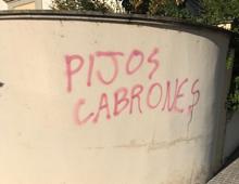 Vandalismo en Mirabueno en Córdoba: 45 coches y 15 viviendas amanecen con pintadas