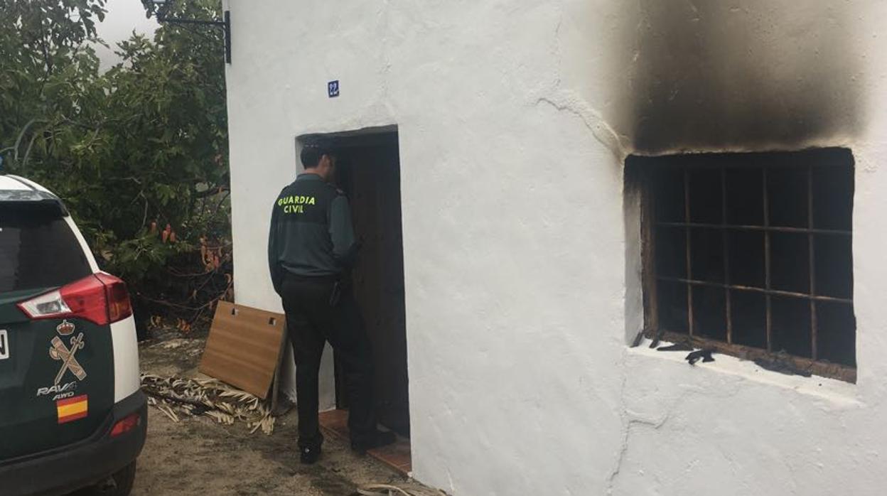 Casa afectada por el incendio en el que ha fallecido un hombre de 83 años