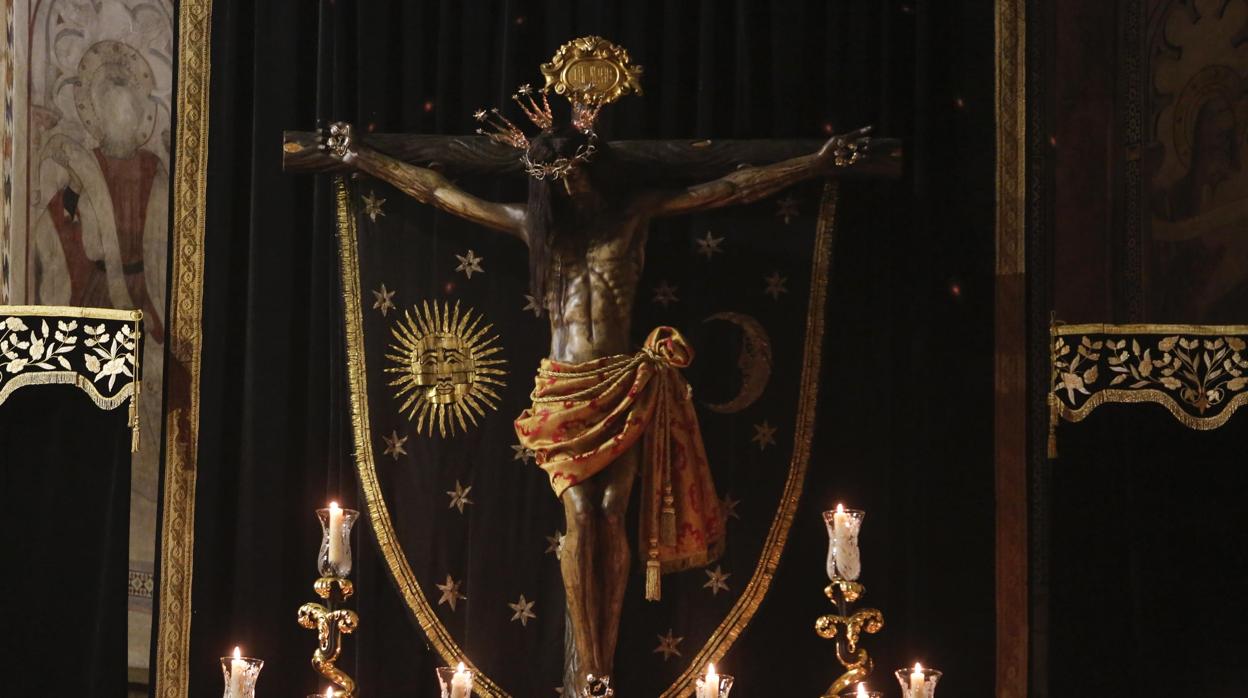 El Cristo de Ánimas, en su altar de cultos