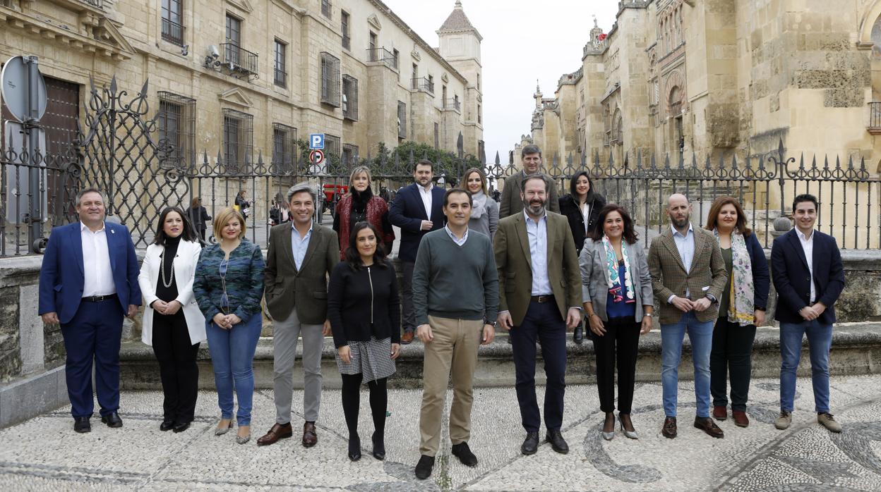 Foto de familia de la candidatura del PP cordobés