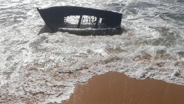 Se elevan a cinco los muertos en los últimos naufragios en la costa de Cádiz