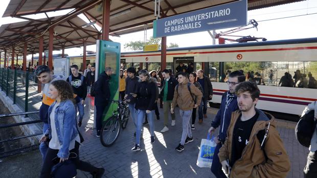 Balance del nuevo cercanías de Córdoba en su arranque: 318 usuarios de la periferia