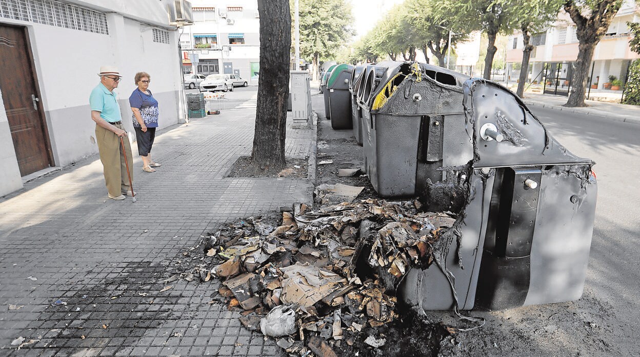 Contenedores quemados en agostyo pasado en la Fuensanta