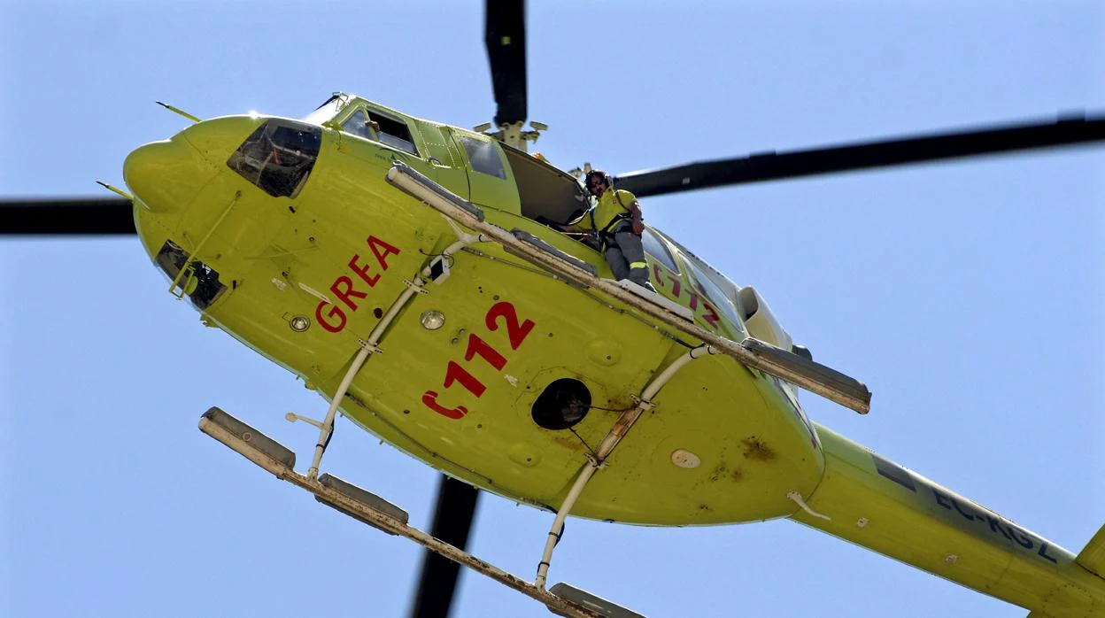 Un helicóptero del 112 operando en Andalucía