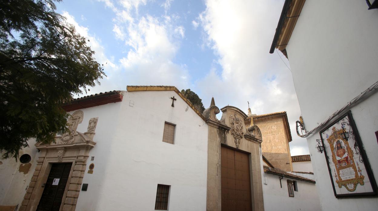 Exterior del convento de Santa Isabel en Santa Marina