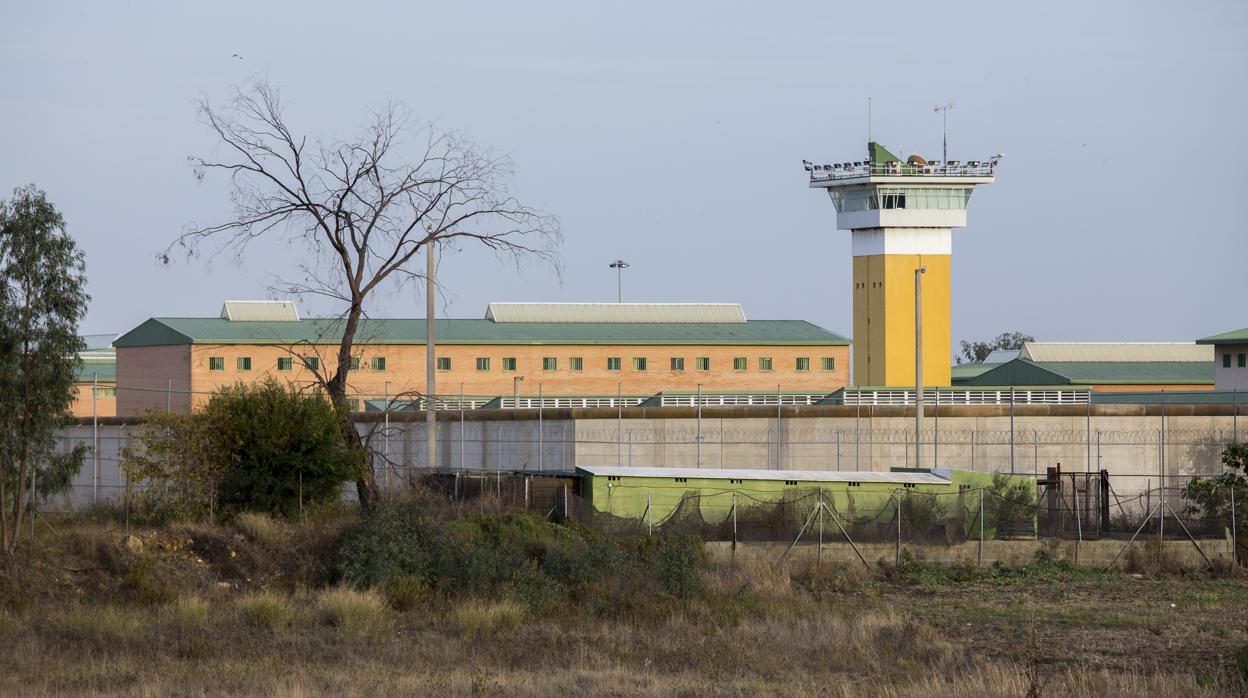 Vista exterior de la cárcel de Huelva