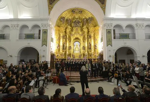 Más de 160 personas han participado en la interpretación del himno