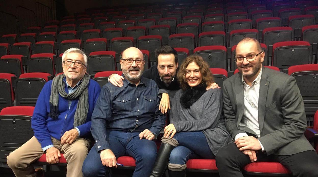 Antonio Serrano, Juan Carlos Villanueva, Alberto de Paz, Marisol Membrillo y David Luque, en el Teatro Góngora de Córdoba