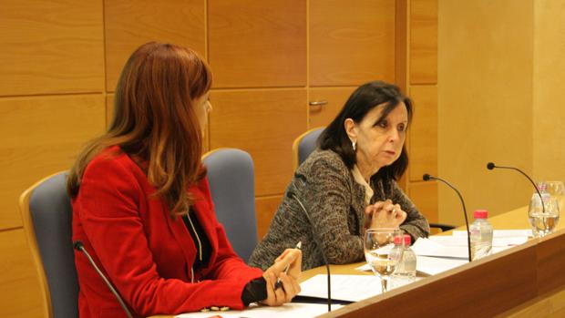 La ex presidenta del Tribunal Constitucional apoya en Jaén la reforma general de la carta magna
