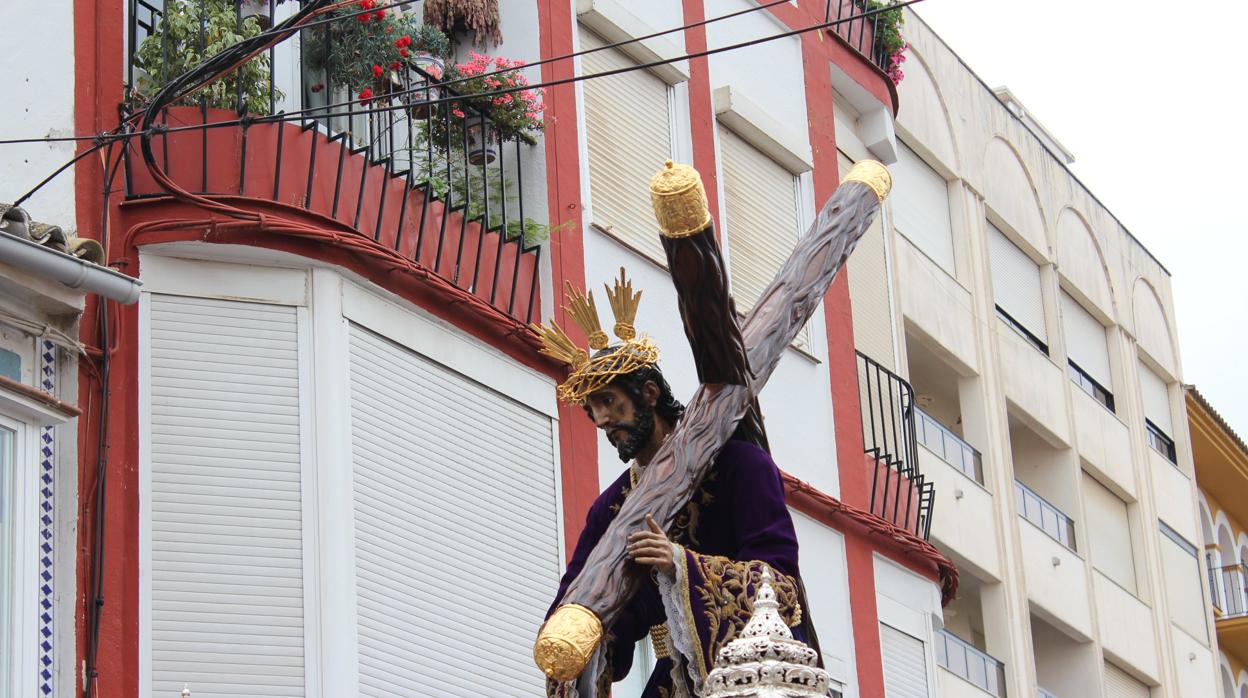 Nuestro Padre Jesús Nazareno de Puente Genil en su salida procesional el Viernes Santo