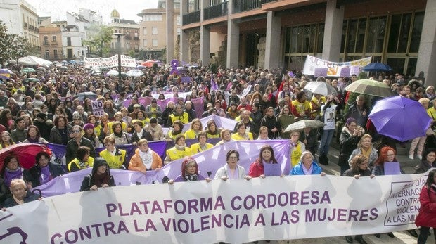 La marcha contra la violencia de género de Córdoba reivindica la educación como única solución a la lacra