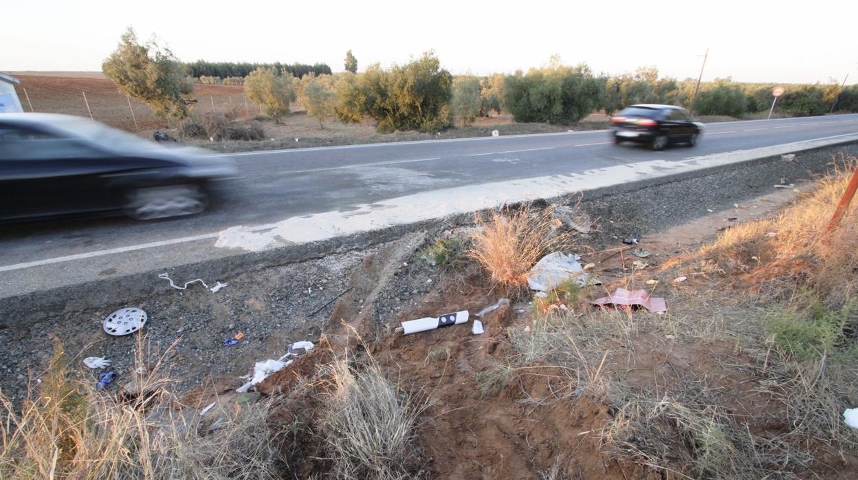 Rastros en la cuneta de un accidente de tráfico