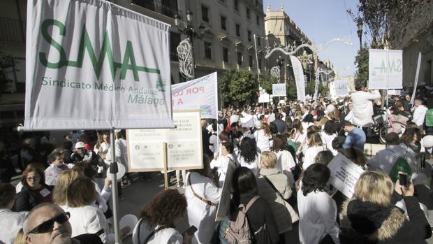 Susana Díaz acusa a los médicos «manipular» la campaña electoral con la huelga