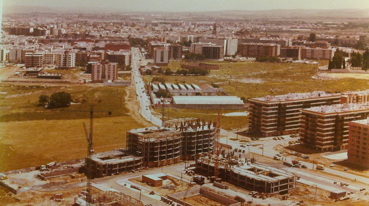 Construcción del Parque de las Avenidas, conocido popularmente como Los Picapiedra