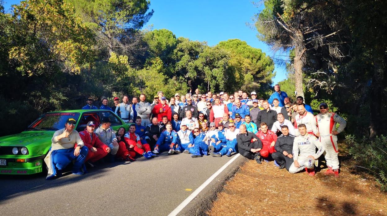 Foto de familia en el primer día de Subida