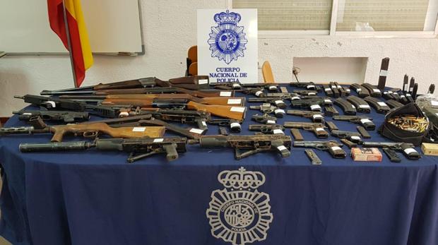 La Policía Nacional descubre un arsenal de armas en San Roque