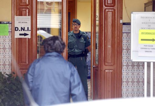 Un agente de la Guardia Civil durante la Operación Rocket