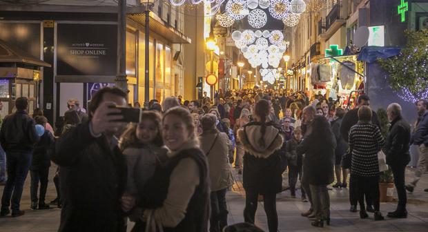 El buen puente de la Inmaculada para bares, tiendas y hoteles mejora la previsión de la Navidad en Córdoba