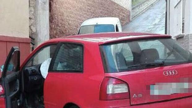Un conductor drogado y ebrio alega que se durmió tras colisionar contra dos viviendas en Jaén