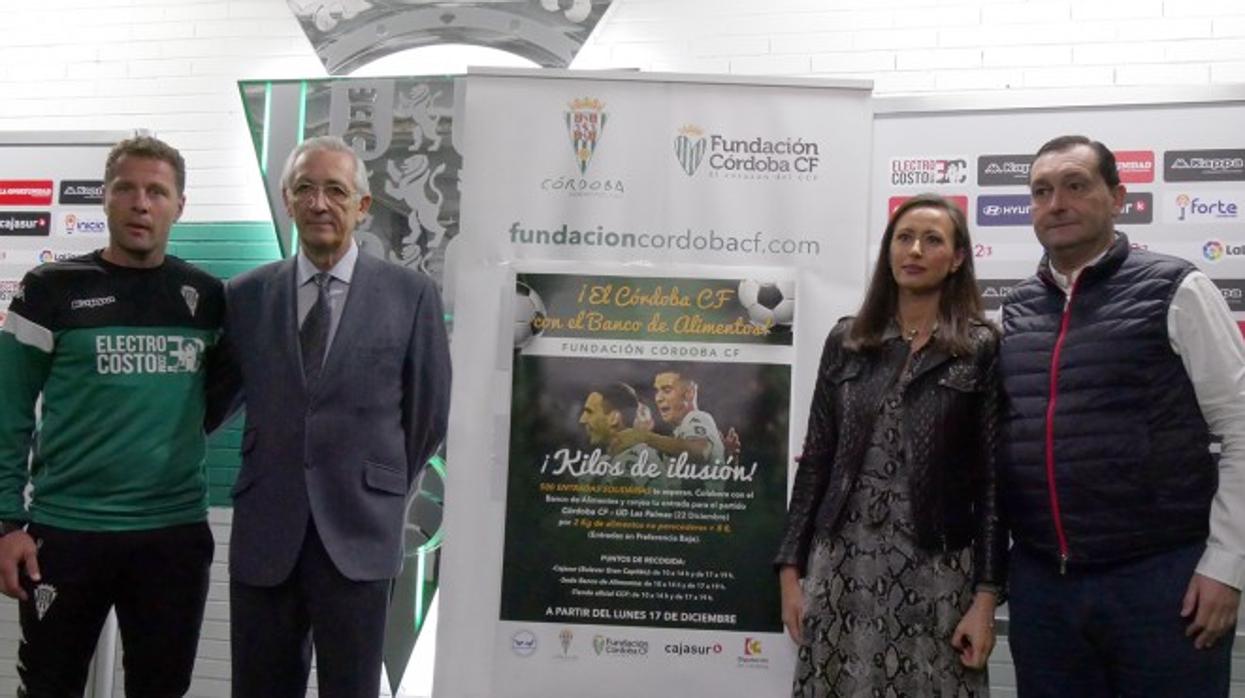 Curro Torres, Juan José Cas, Isabel Madueño y García Amado en la presentación