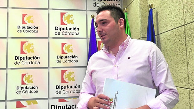 El PP acusa al PSOE de crear puestos para colocar a sus afines en la Diputación de Córdoba