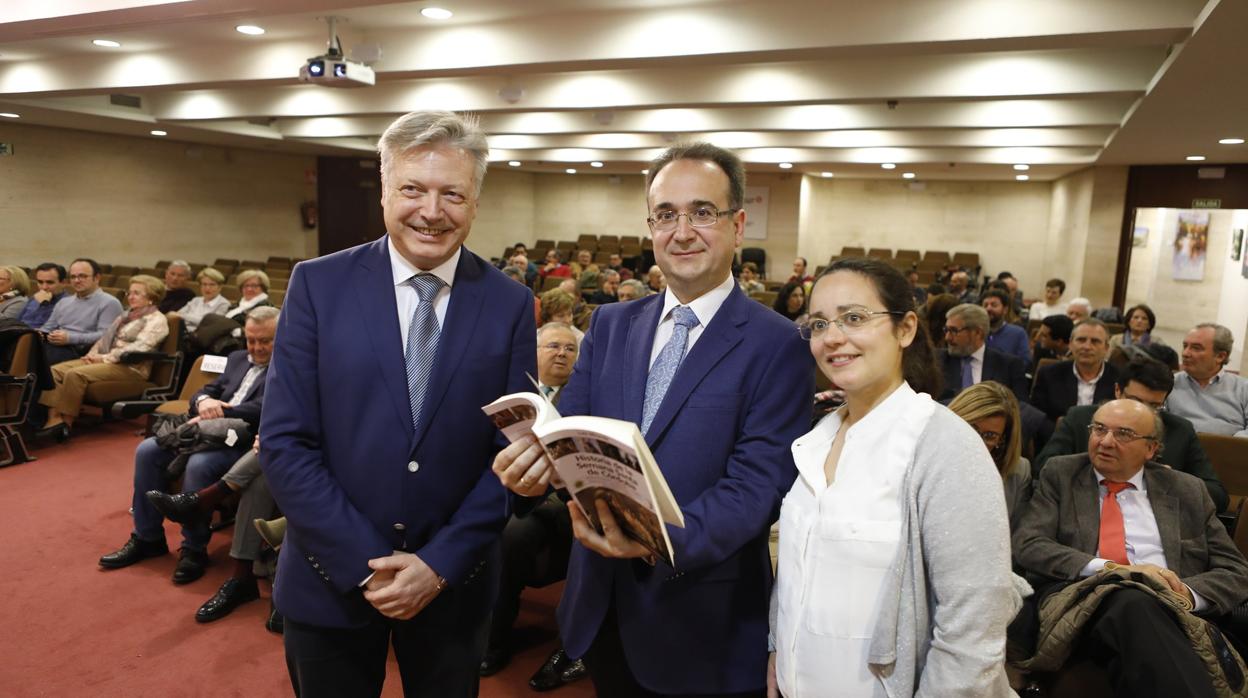Juan José Primo Jurado, Luis Miranda y Rosa García Perea en la presentación del libro