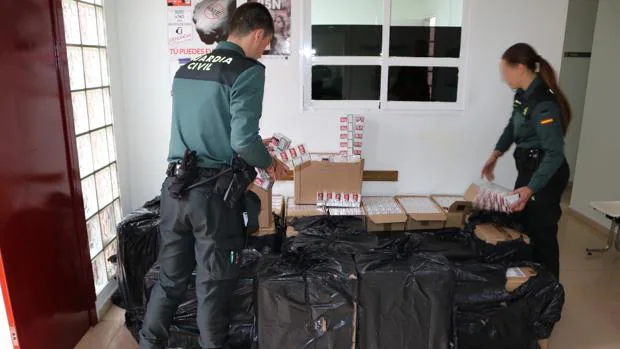 Detenidos tres hombres en Jaén con 10.250 cajetillas de tabaco de contrabando