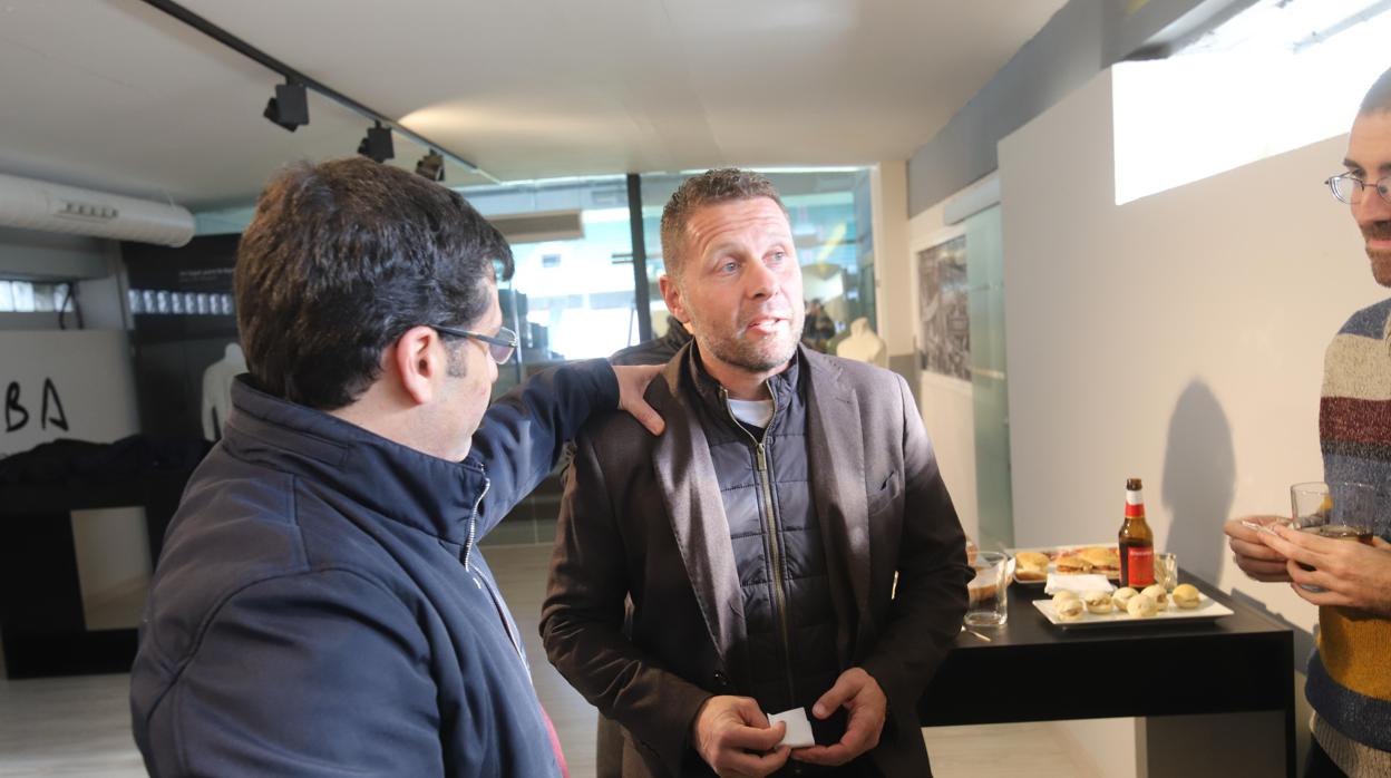 El entrenador del Córdoba CF, Curro Torres, en el antepalco en el almuerzo de Navidad