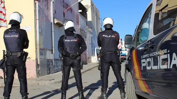 Más de cien policías desarticulan una banda de narcotraficantes en el Levante almeriense
