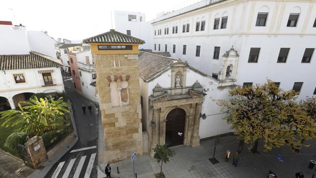 El alminar de San Juan vuelve a brillar en Córdoba limpio y con la piedra consolidada