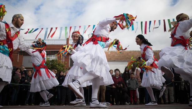 La Danza de los Locos de Fuente Carreteros, un baile intacto desde hace 250 años