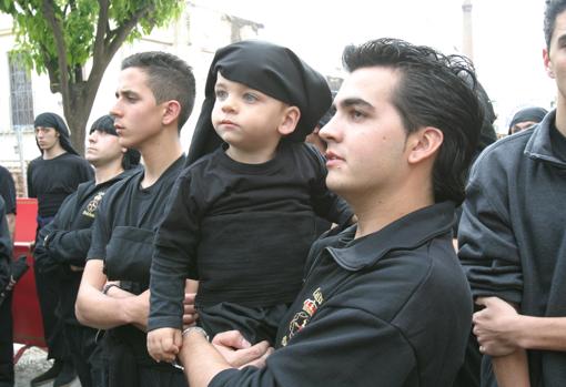 Costaleros de la cuadrilla del caído de Córdoba el Jueves Santo