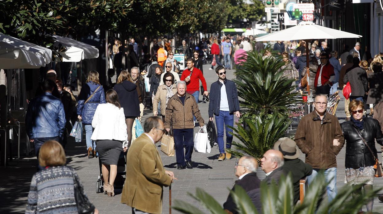 Ambiente en una calle comercial del centro de Córdoba