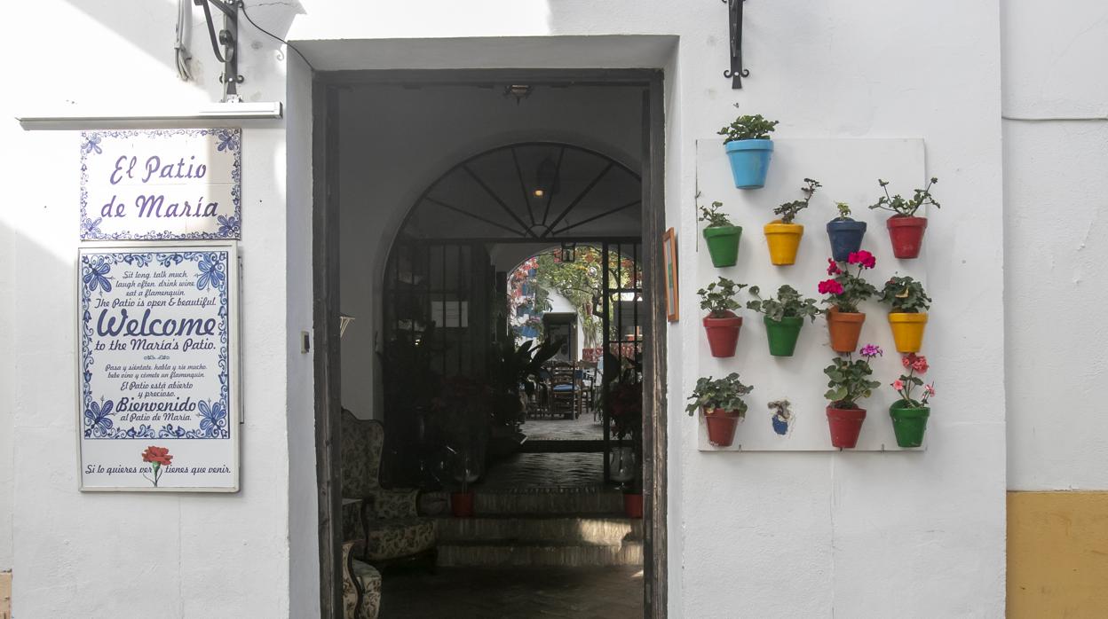 Fachada del restaurante El Patio de María