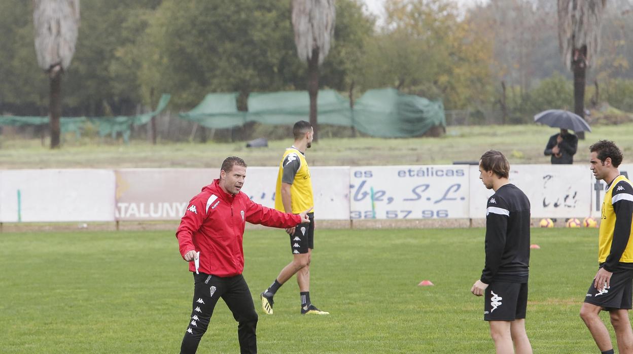 Curro Torres durante un entrenamiento