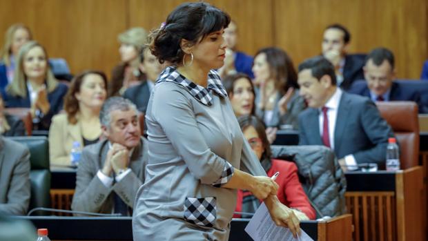 Teresa Rodríguez abandona el Parlamento por una bajada de azúcar tras su intervención en el debate