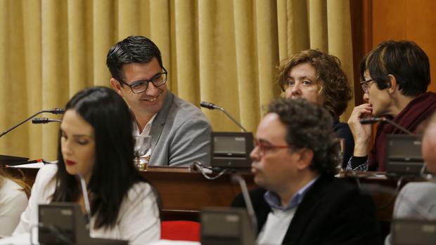 Pedro García revalida su liderazgo y se alza como candidato de IU para las municipales de Córdoba