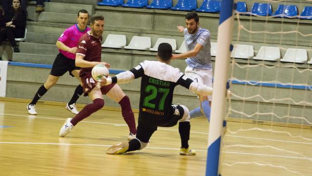 Derrota del Córdoba Futsal en la cancha del Santiago (3-0)