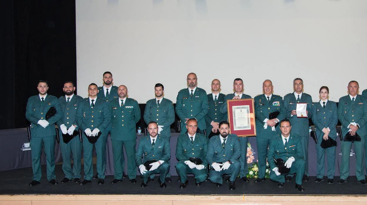 La Guardia Civil recibe la Medalla de Oro de La Línea de la Concepción